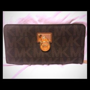 Michael Kors Hamilton Wallet
